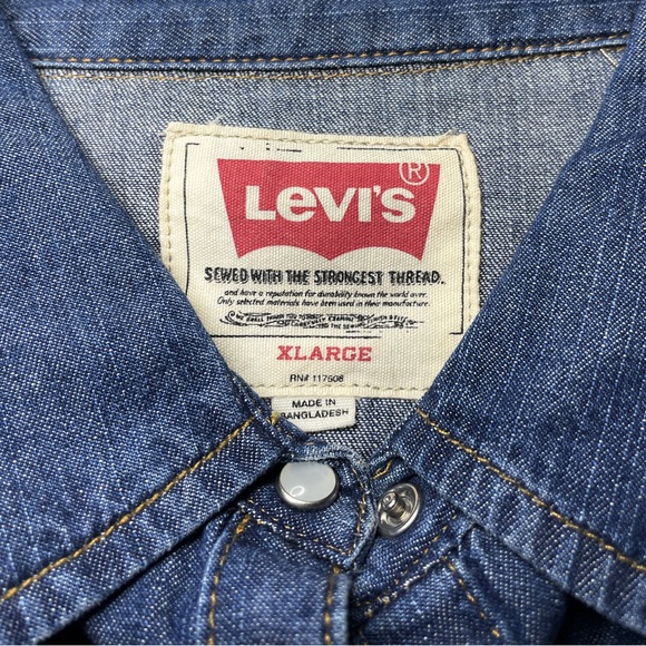 LEVIS Denim Shirt Girls Size XL Youth Juniors Pearl Snaps Western Button Up - Picture 4 of 6